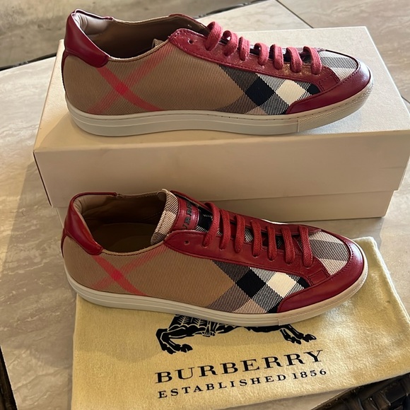 🎉𝐇𝐏!🎉BURBERRY HARTFIELD HOUSE CHECK LOW TOP SNEAKERS NIB - Picture 11 of 14